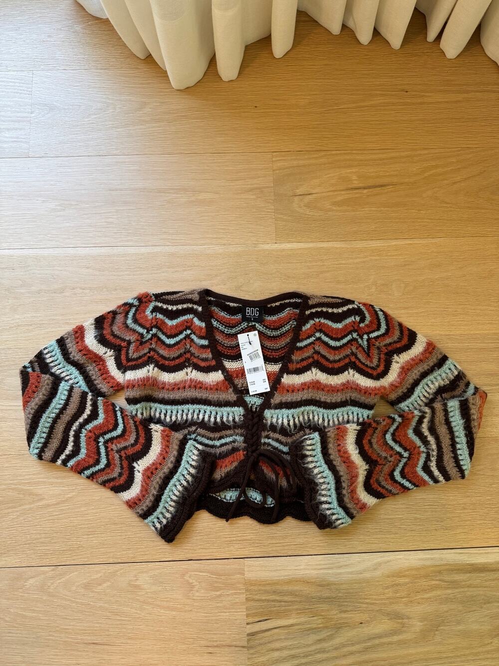 BDG Urban Outfitters Chevron Knit Cropped Tie Front Cardigan NWT Size S